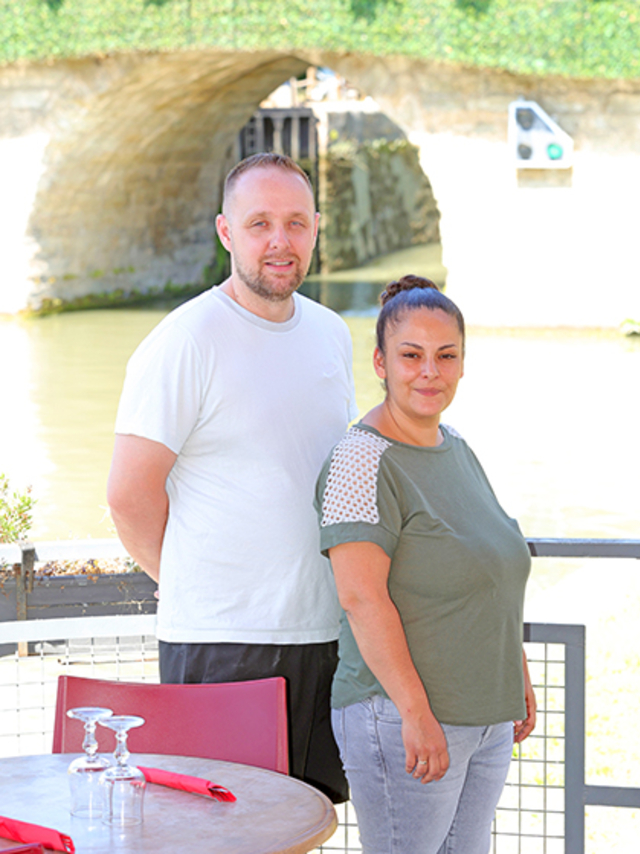 Mylène Michaud et de Kévin Courtin gèrent la pizzeria La Crémade à Villeneuve-lès-Béziers (® SAAM- fabrice CHORT)