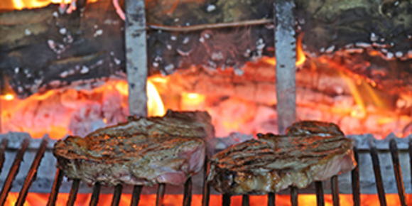 Auberge des Ripailleurs Bessan et ses grillades au feu de bois (® SAAM-fabrice CHORT)