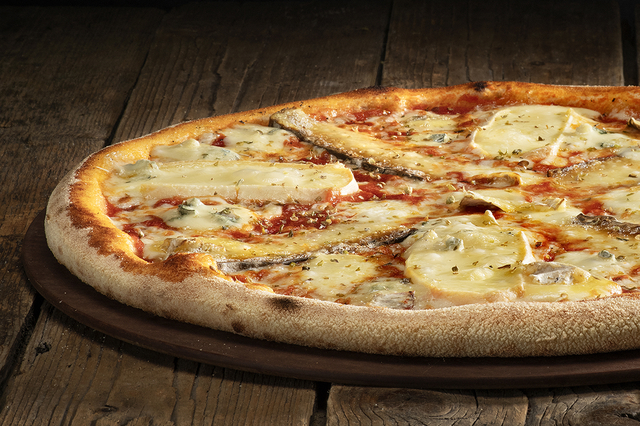 PIZZA BEZIERS - Pizza 4 fromages des Alpes chez Basilic & Co