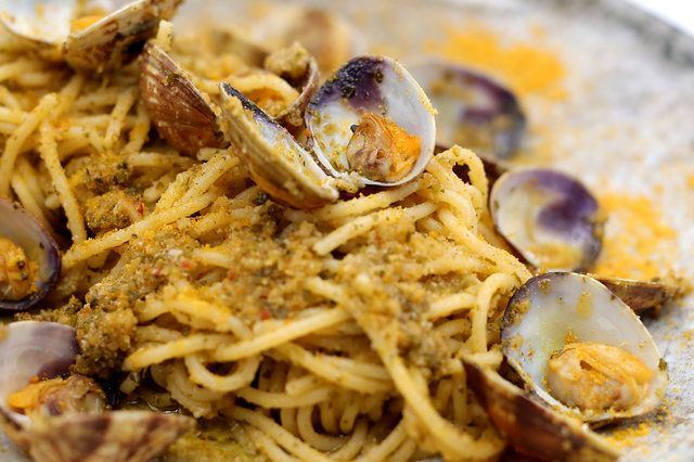 Pâtes aux palourdes et  bottarga - Restaurant Béziers Chez Barbara