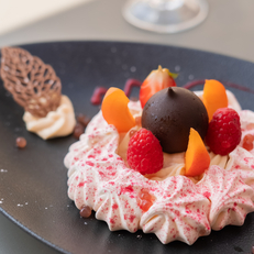 Pavlova, Mousseline Vanille et Fruits de saison