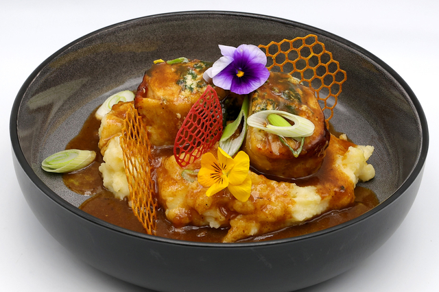 Ballotine de Poulet Ricotta Epinards - Le Petit Moka Béziers