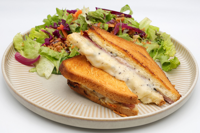 Croque Monsieur, Truffade d'été - Restaurant Le Petit Moka à Béziers 