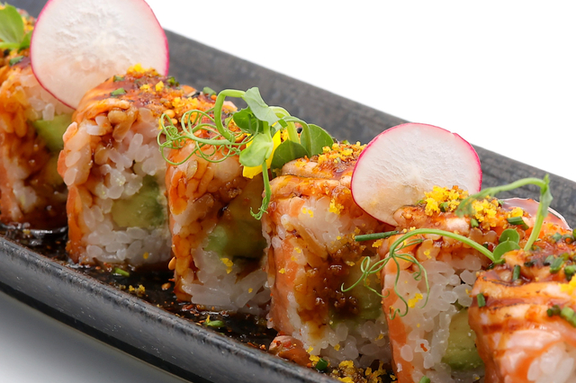 Saumon roulé mi-cuit - Restaurant japonais Osakaya Béziers