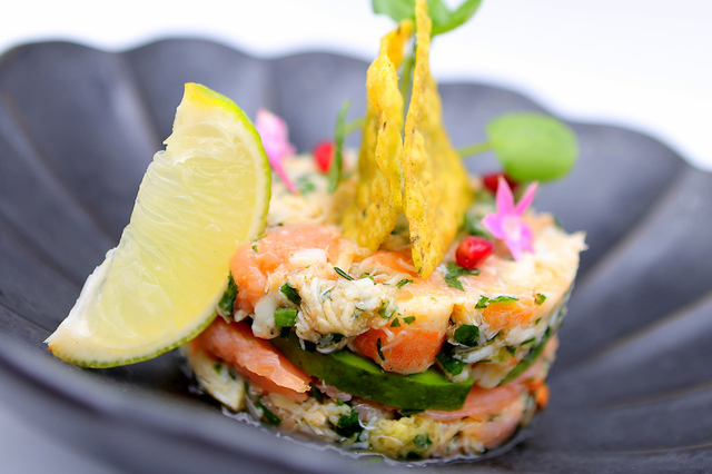 Rives de Thau Bouzigues • Restaurant de poissons, coquillages • Fait maison au bord de l’Etang de Thau (® SAAM-fabrice CHORT)